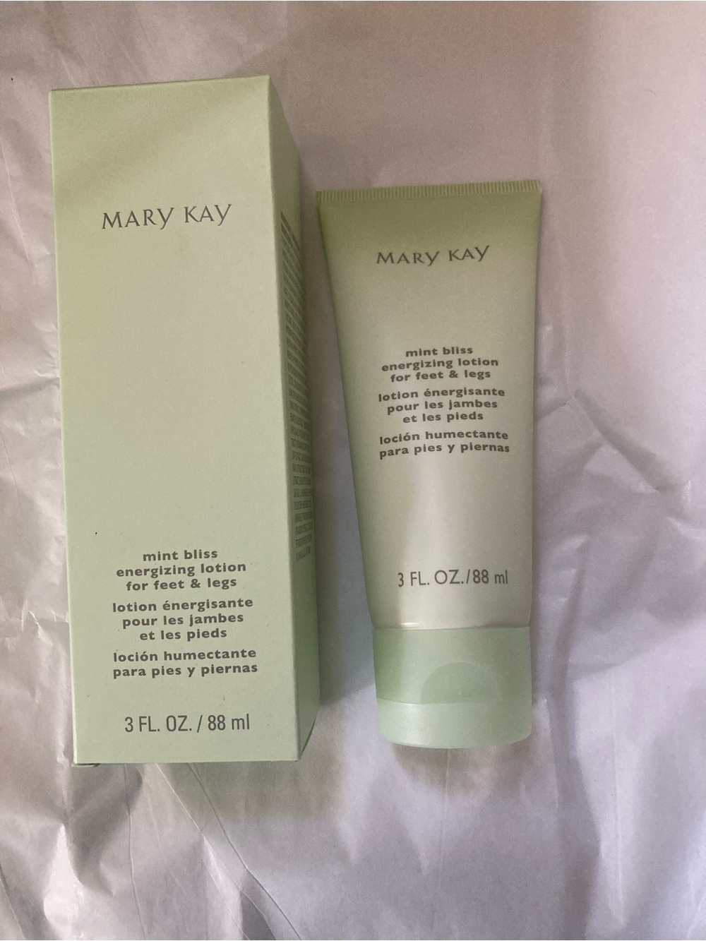 Mary Kay Mint Bliss Energizing Lotion – Pale Green